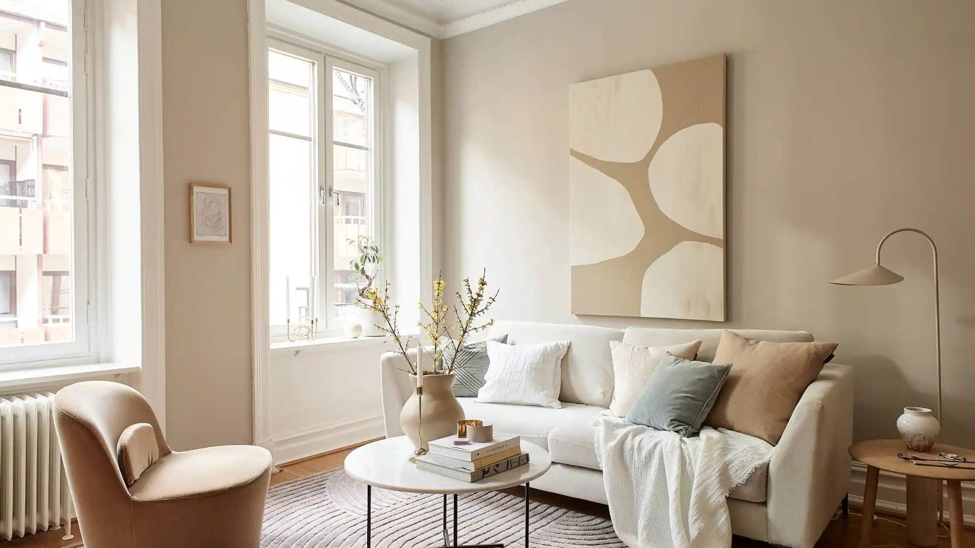 15 Best White Walls Colored Trim Combinations for Interiors - HouseTexture