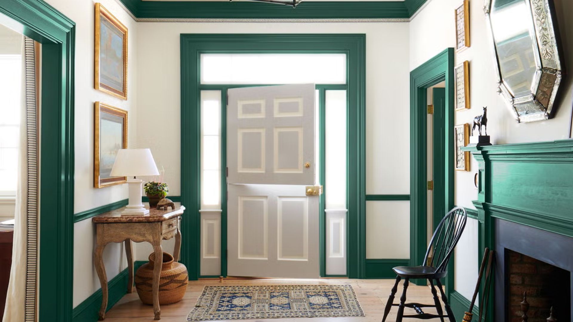 15 Best White Walls Colored Trim Combinations for Interiors - HouseTexture