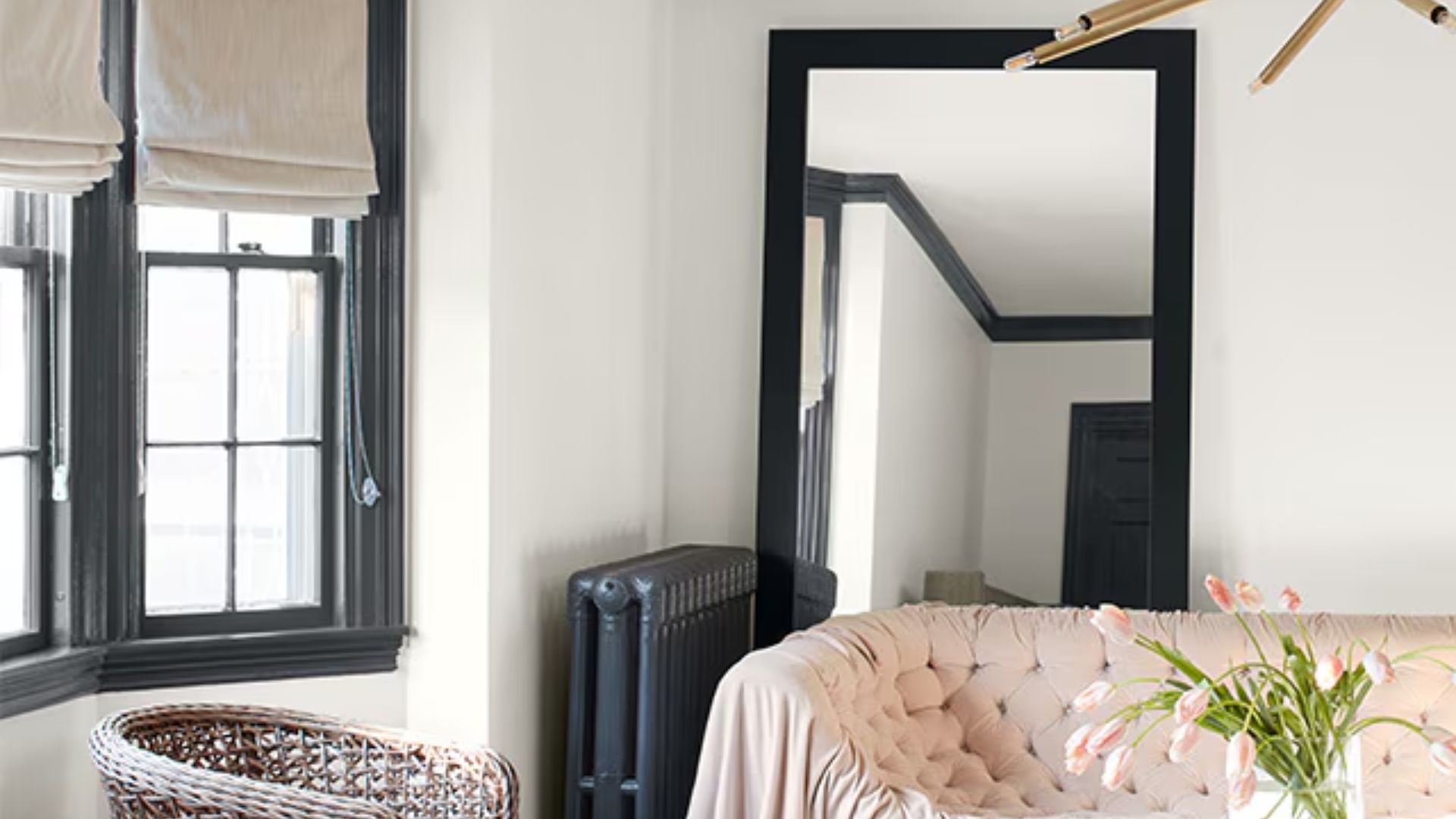 15 Best White Walls Colored Trim Combinations for Interiors - HouseTexture